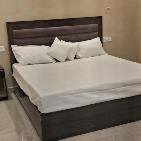 Shree Janki Palace Hotel Ayodhya Bagian luar foto
